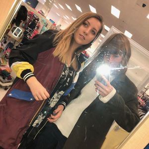 Meet your Posher, Ayla